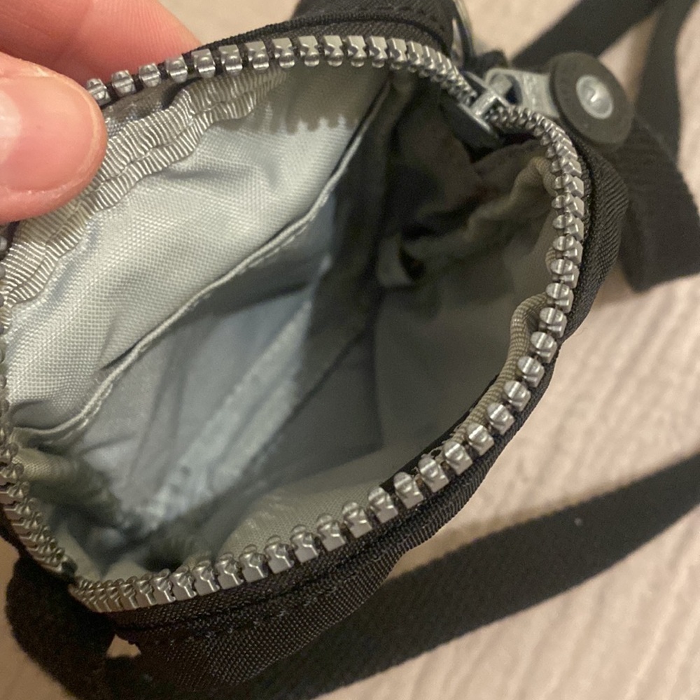 Kipling Kipling Cute Black Mini Bag . Euc - image 6